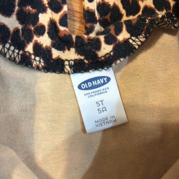 Old Navy 5T adorable girls Cheetah Dress with little black bow in the back - Picture 4 of 4